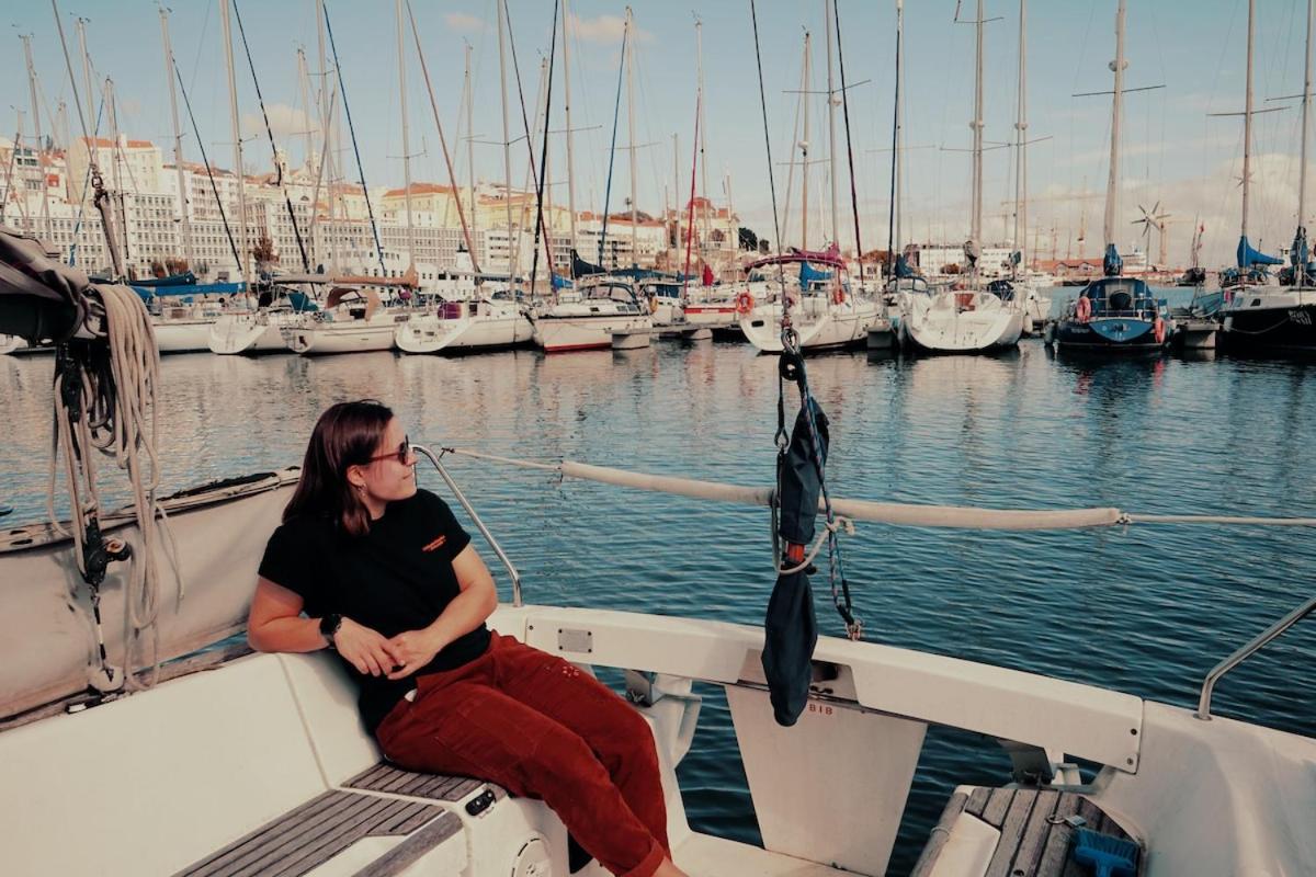 Hotel Surfbird Cozy Sailboat Escape Lisbona Esterno foto