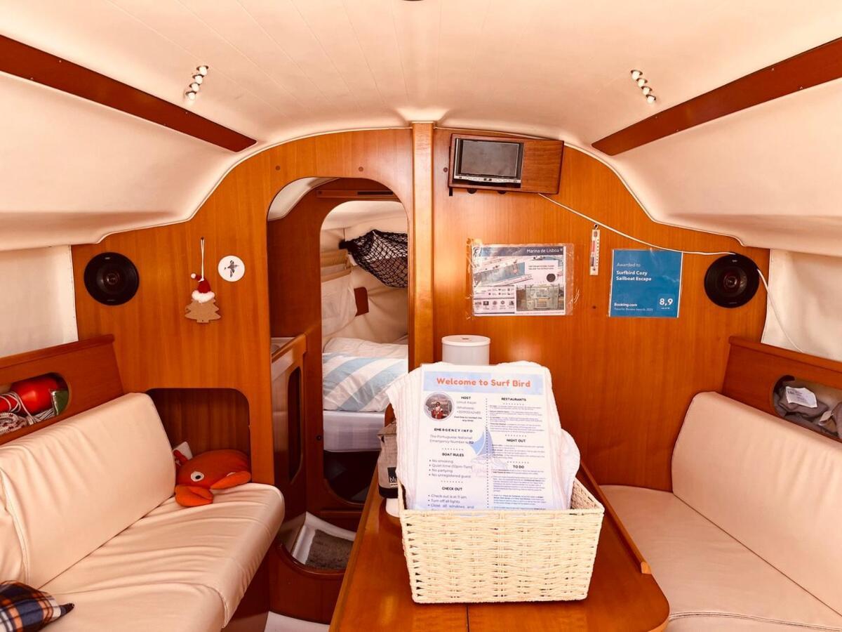 Hotel Surfbird Cozy Sailboat Escape Lisbona Esterno foto